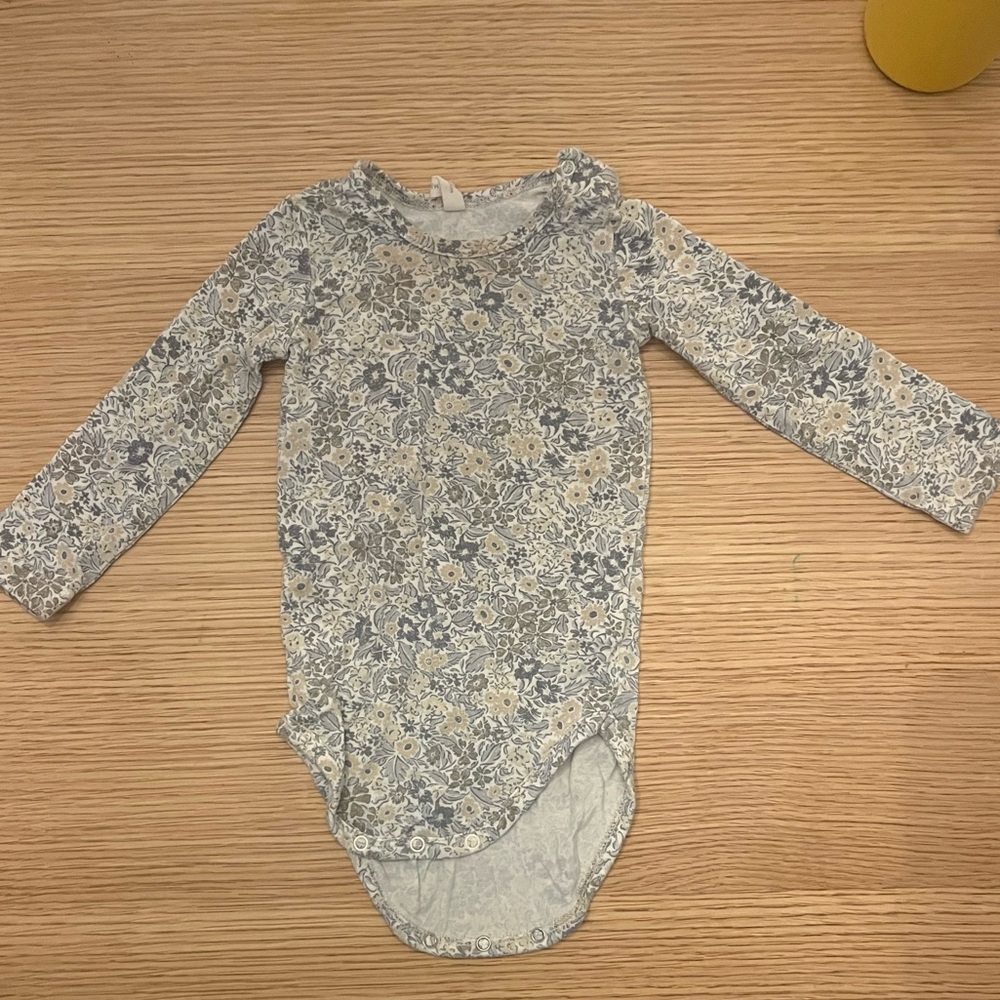 Quincey Mae bamboo onesie. Sized 6-12 months